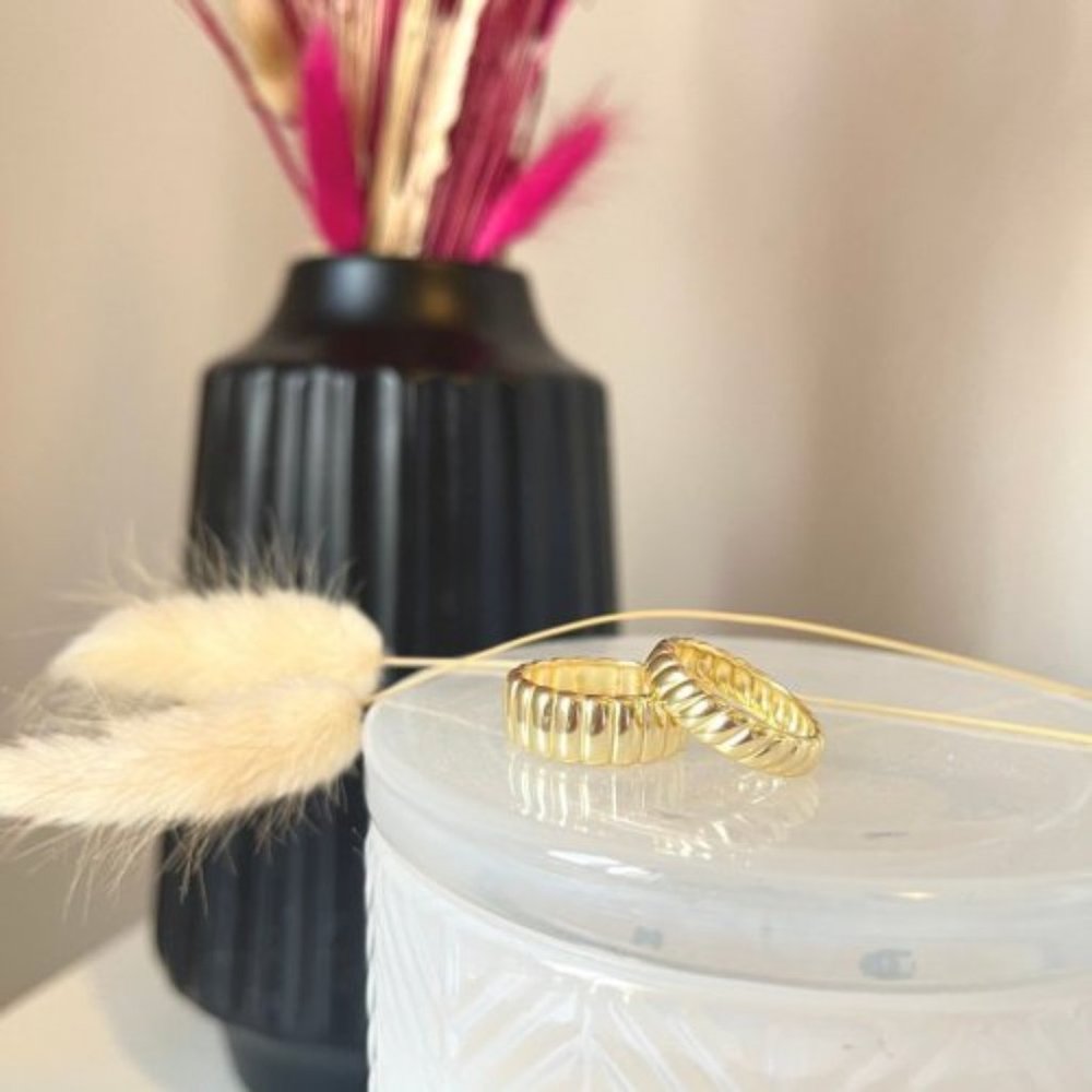 NWT Lois Twist Ring // 14k Gold Vermeil (SIZE 6) - Picture 2 of 2